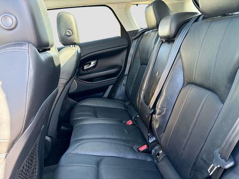 Used 2019 Land Rover Range Rover Evoque SE Premium image 25