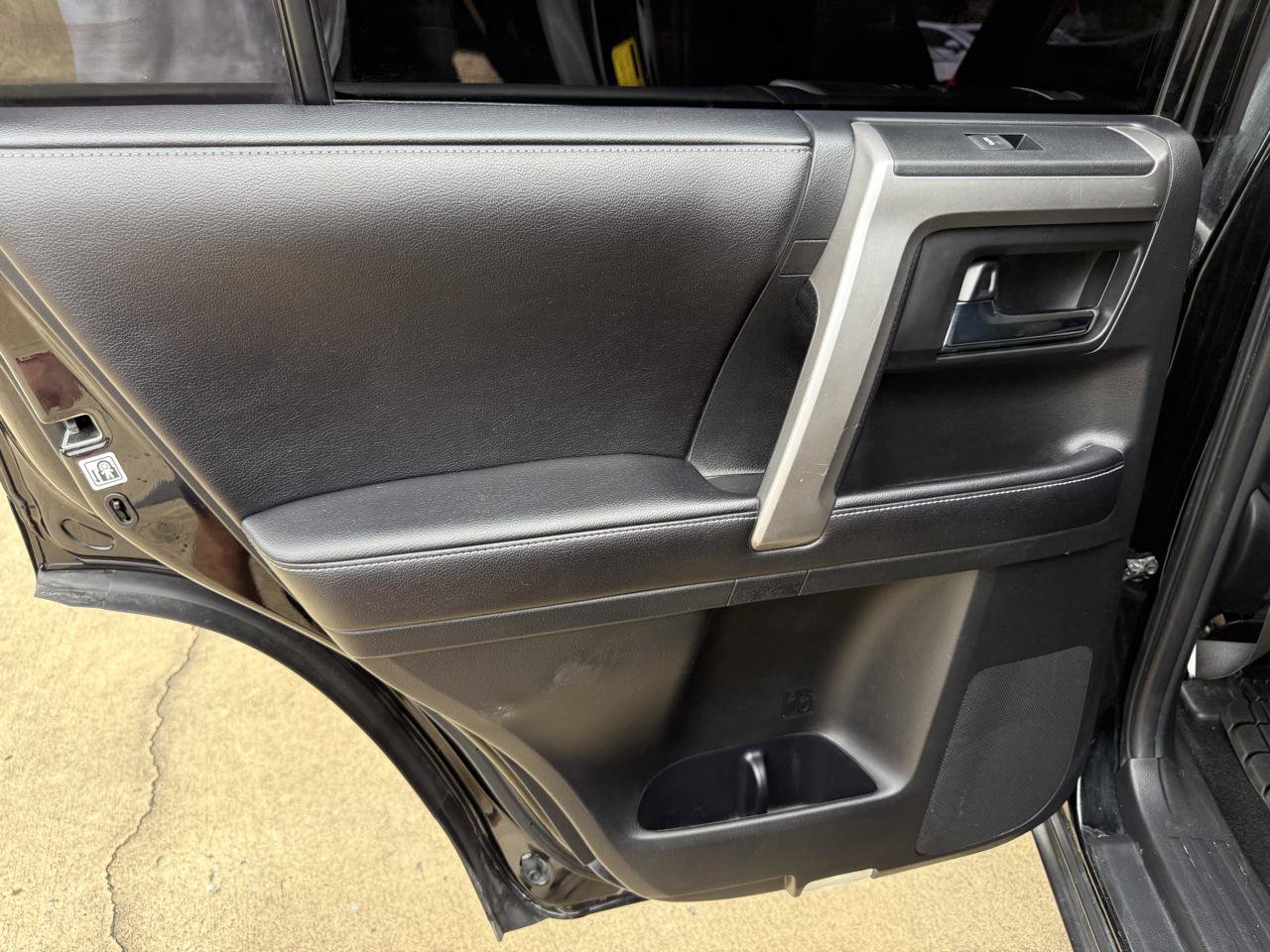 Used 2016 Toyota 4Runner SR5 AWD/4WD image 21