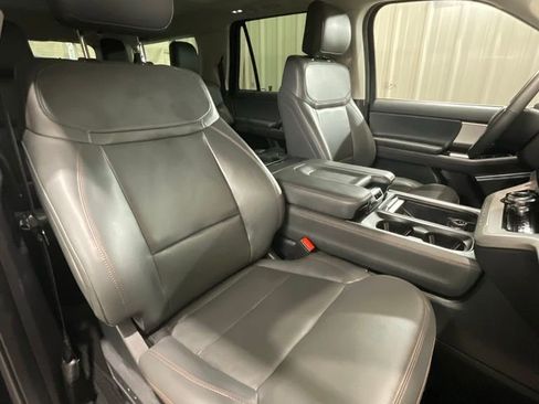 Used 2025 Ford Expedition Max Active AWD/4WD image 15