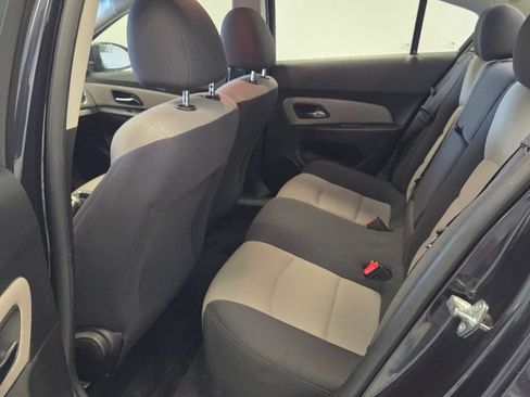 Used 2014 Chevrolet Cruze LS FWD image 6