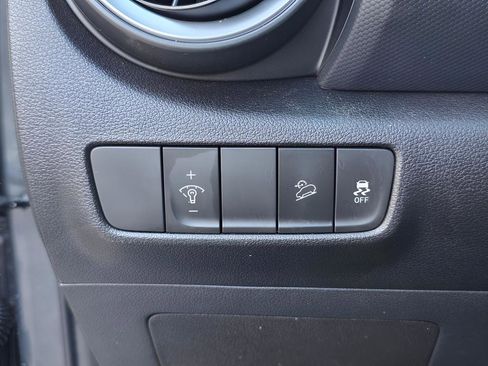 Used 2022 Hyundai Kona Limited FWD image 24