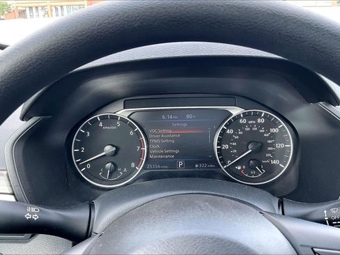 Used 2025 Nissan Altima 2.5 SV FWD image 15