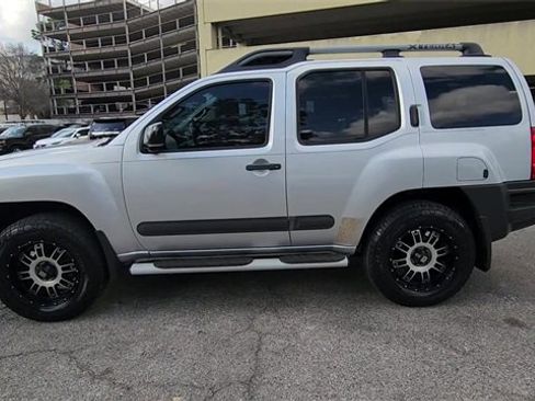 Used 2015 Nissan Xterra S image 5