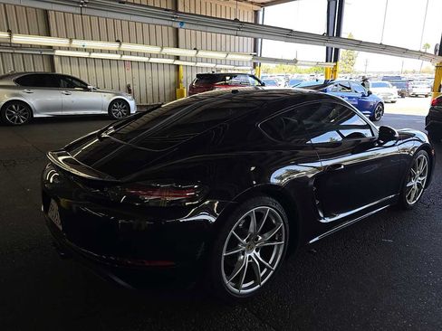 Used 2024 Porsche 718 Cayman RWD image 4