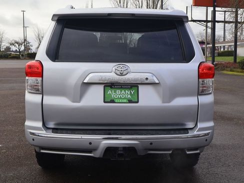 Used 2011 Toyota 4Runner SR5 w/ Convenience Pkg image 6