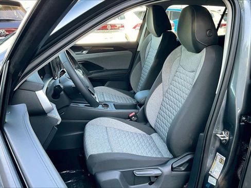 New 2026 Volkswagen Tiguan S image 9