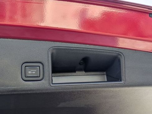 Used 2024 GMC Terrain SLE w/ Driver Convenience Package image 33