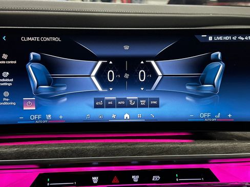 Used 2024 BMW 760i xDrive 760i xDrive Sedan 4D w/ Premium Package image 44