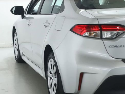 Used 2023 Toyota Corolla LE w/ Carpet Mat Package (TMS) FWD image 39