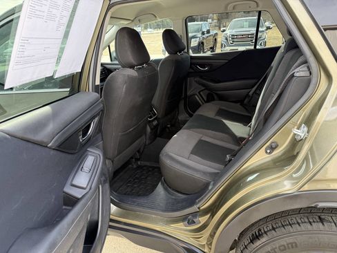 Used 2022 Subaru Outback Premium image 6