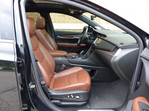 Used 2021 Cadillac XT5 Premium Luxury FWD image 41