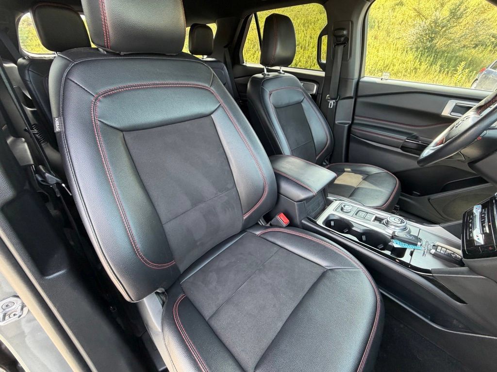 Certified 2023 Ford Explorer ST-Line AWD/4WD image 46