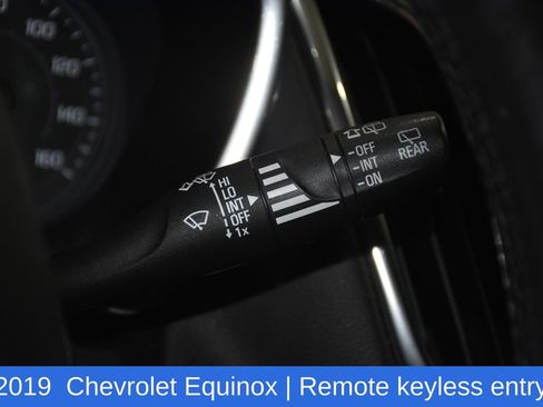 Used 2019 Chevrolet Equinox LT w/ Driver Convenience Package image 12