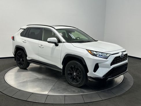 Used 2023 Toyota RAV4 SE w/ Convenience Package AWD/4WD image 2