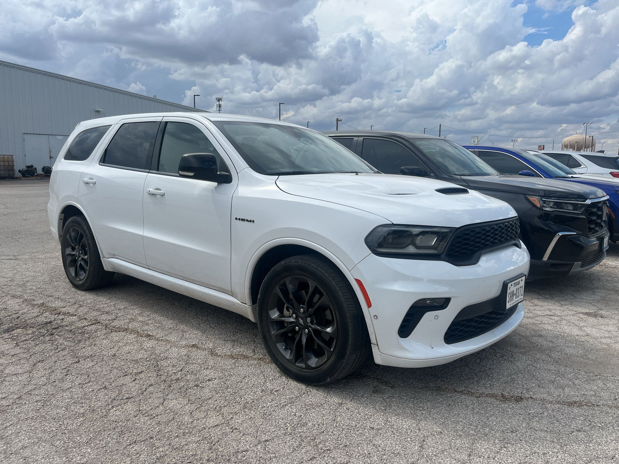 Used 2022 Dodge Durango R/T w/ Blacktop Package RWD image 2