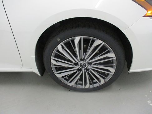 New 2025 Nissan Altima 2.5 SL image 4