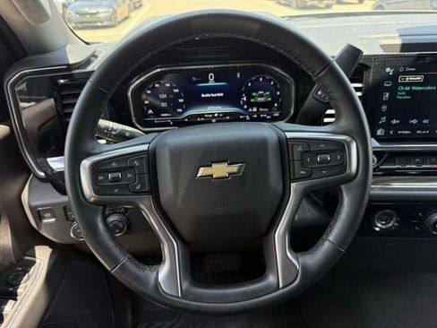 Used 2024 Chevrolet Silverado 1500 LT AWD/4WD image 15