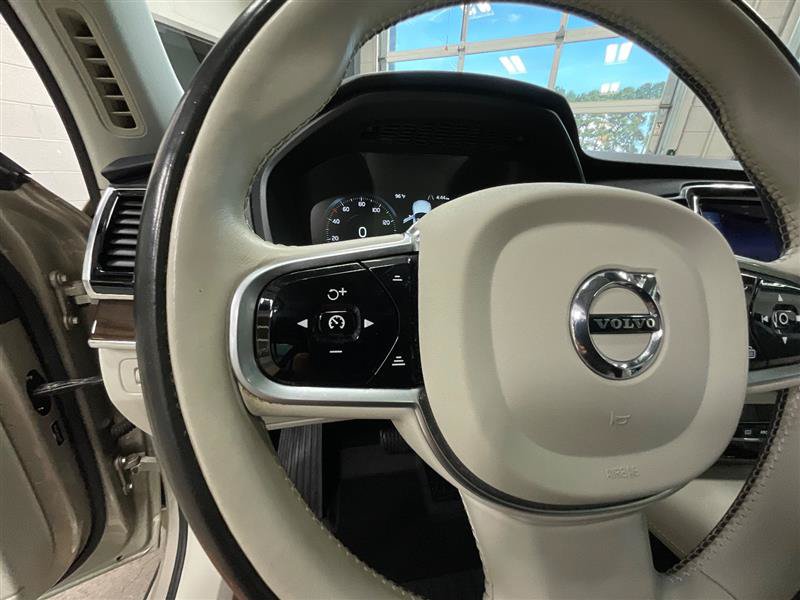 Used 2016 Volvo XC90 T6 Momentum w/ Momentum Plus Package AWD/4WD image 25