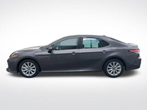 Used 2020 Toyota Camry LE FWD image 11