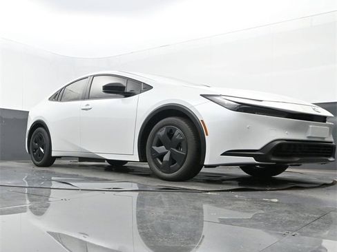 New 2026 Toyota Prius LE image 22