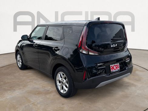 Used 2023 Kia Soul LX w/ Option Group 015 FWD image 8