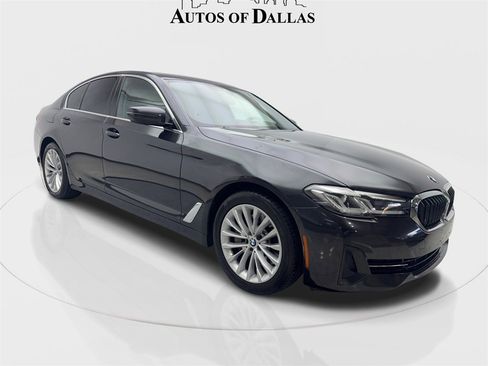 Used 2022 BMW 530i w/ Premium Package image 4