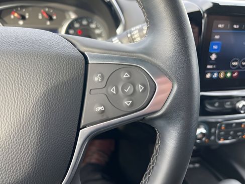 Used 2023 Chevrolet Traverse LT image 20