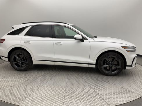 Certified 2026 Genesis GV70 3.5T Sport Prestige AWD/4WD image 9