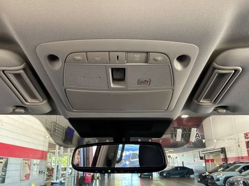 Used 2024 Nissan Armada SL RWD image 17