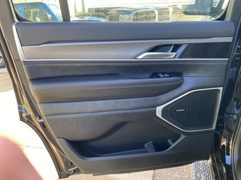 New 2026 Jeep Grand Wagoneer Limited w/ 8-Passenger Seating Package AWD/4WD image 21