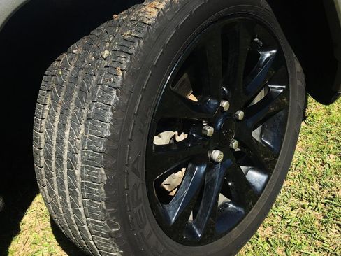 Used 2018 Jeep Grand Cherokee Altitude image 10