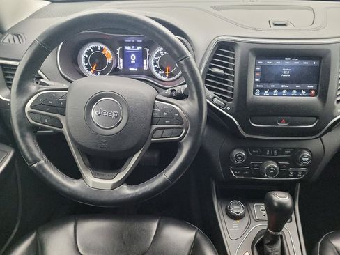 Used 2019 Jeep Cherokee Latitude Plus w/ Cold Weather Group AWD/4WD image 22