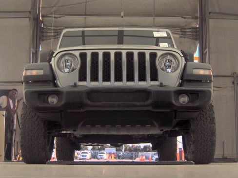Used 2020 Jeep Wrangler Unlimited Sport S AWD/4WD image 2