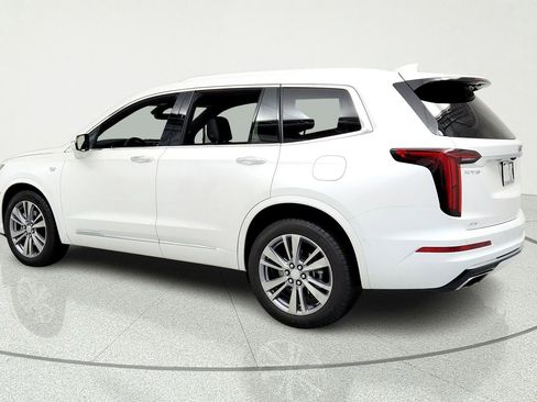 Certified 2025 Cadillac XT6 Premium Luxury w/ Technology Package AWD/4WD image 3