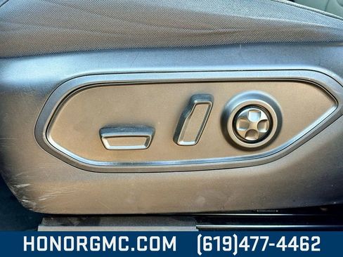 Used 2023 Jeep Grand Cherokee L Laredo image 12