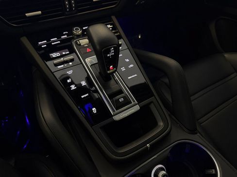 Certified 2023 Porsche Cayenne Platinum Edition AWD/4WD image 19