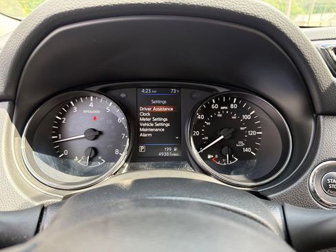 Used 2020 Nissan Rogue SV AWD/4WD image 9