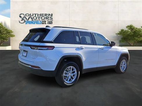 New 2025 Jeep Grand Cherokee Laredo RWD image 5