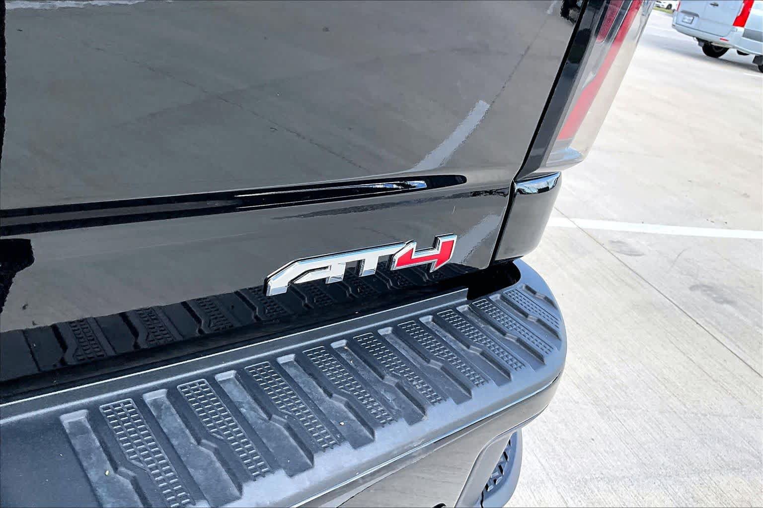Used 2026 GMC Sierra 2500 AT4 w/ AT4 Premium Plus Package AWD/4WD image 10