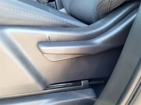 Used 2022 Chevrolet Silverado 1500 Custom image 11