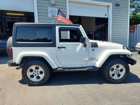 Used 2014 Jeep Wrangler Sahara w/ Connectivity Group image 9