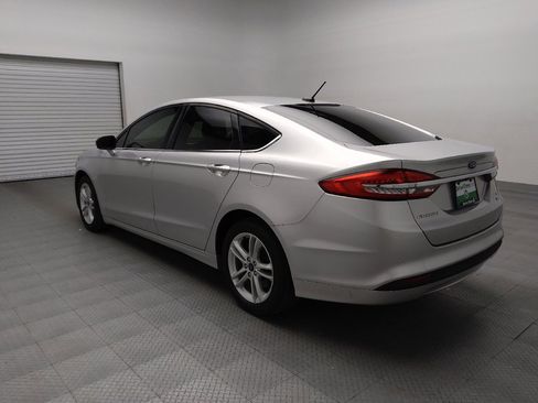Used 2018 Ford Fusion SE image 5