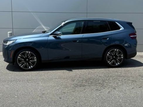 Used 2025 BMW X3 xDrive30i w/ Premium Package AWD/4WD image 2