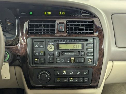 Used 1999 Toyota Avalon XL image 18