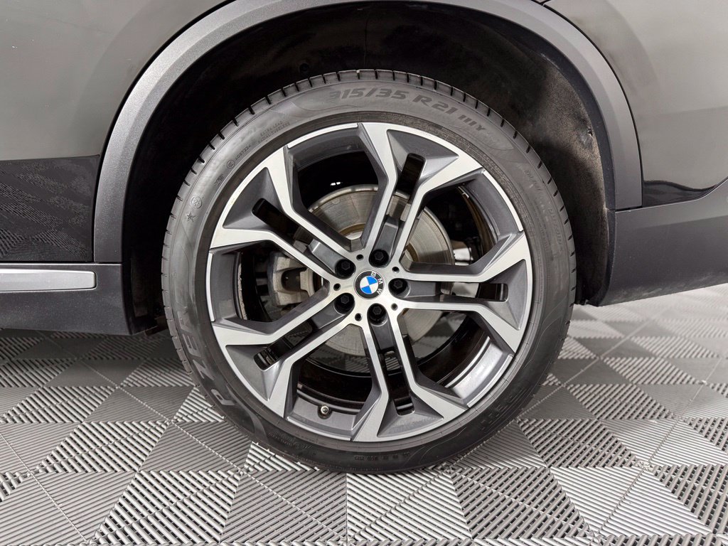 Used 2022 BMW X5 xDrive40i w/ Parking Assistance Package AWD/4WD image 15