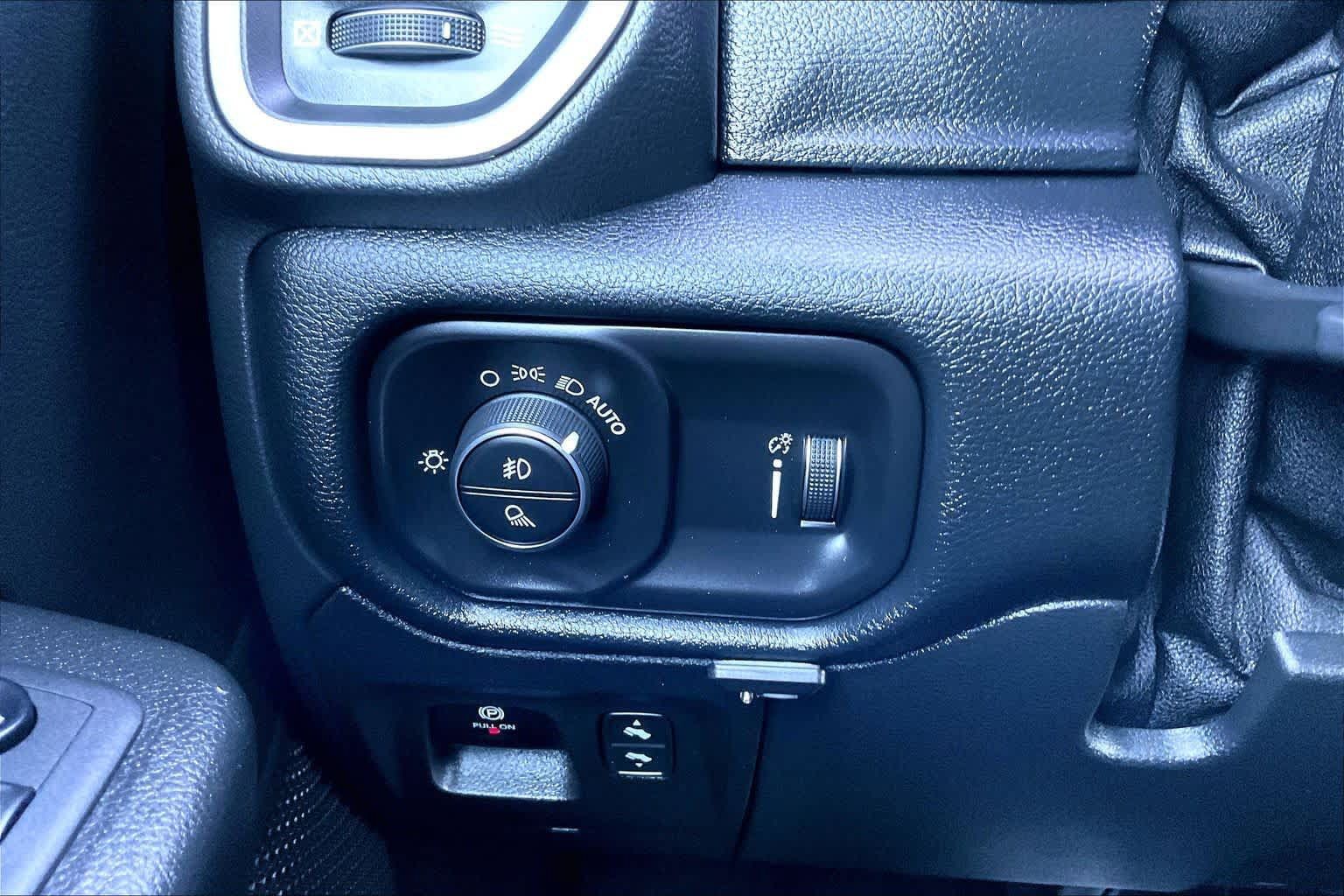 Used 2022 RAM 1500 Lone Star AWD/4WD image 33