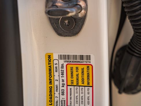 Used 2022 Ford Explorer XLT image 48