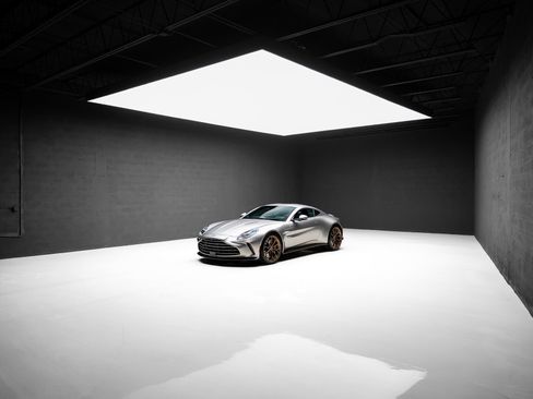 Used 2025 Aston Martin V8 Vantage Coupe RWD image 81