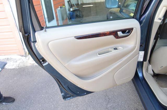 Used 2005 Volvo XC70 AWD/4WD image 51