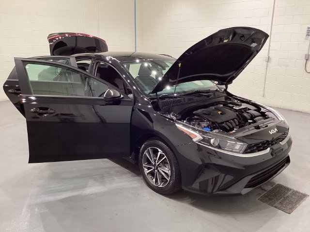 Used 2023 Kia Forte LXS FWD image 9